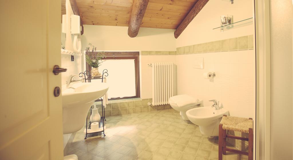 Casa Ressia Villa Alba  Rum bild